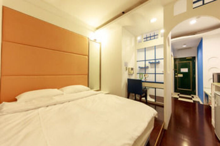 Room 17 of 89