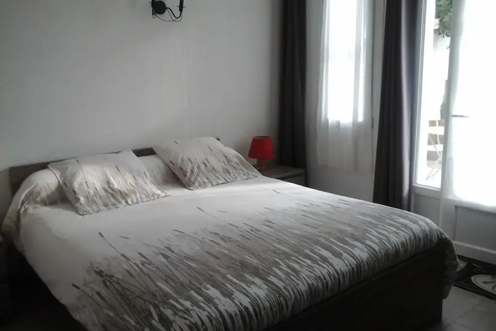 Room 3 of 10
