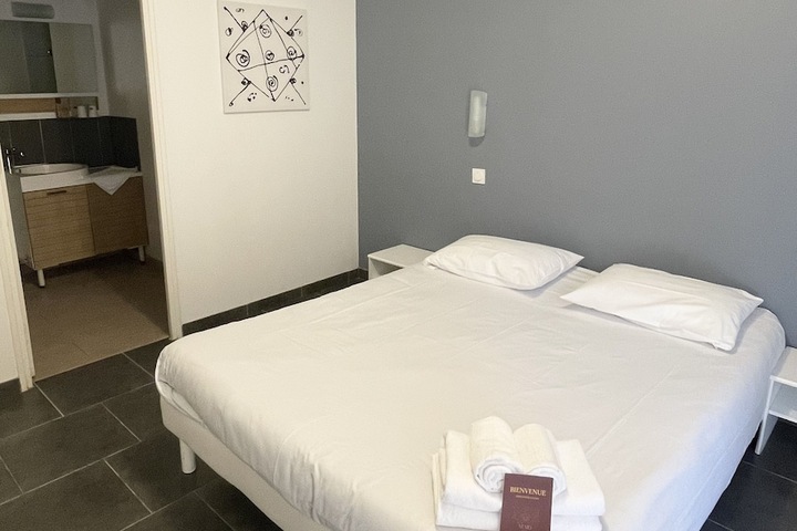 Room 4 of 36