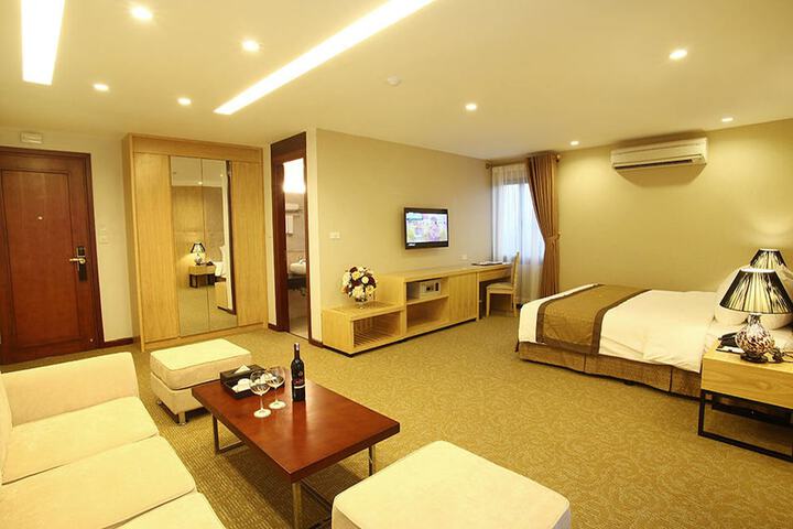 Room 18 of 112