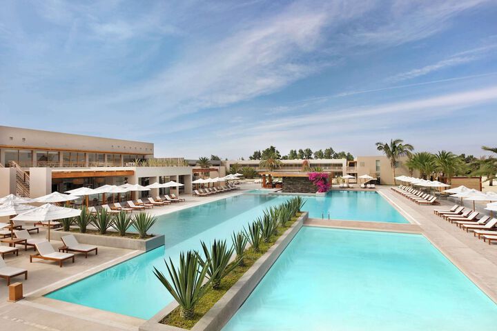 Pool Hotel