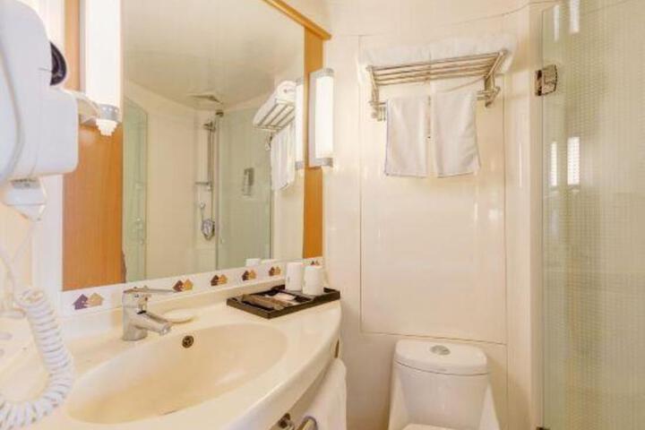 Ripple Hotel (Rizhao Lecheng Huoche)