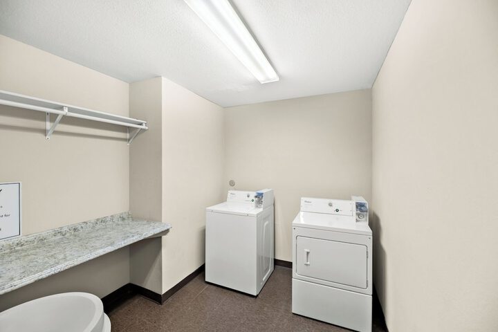 Room 26 of 38