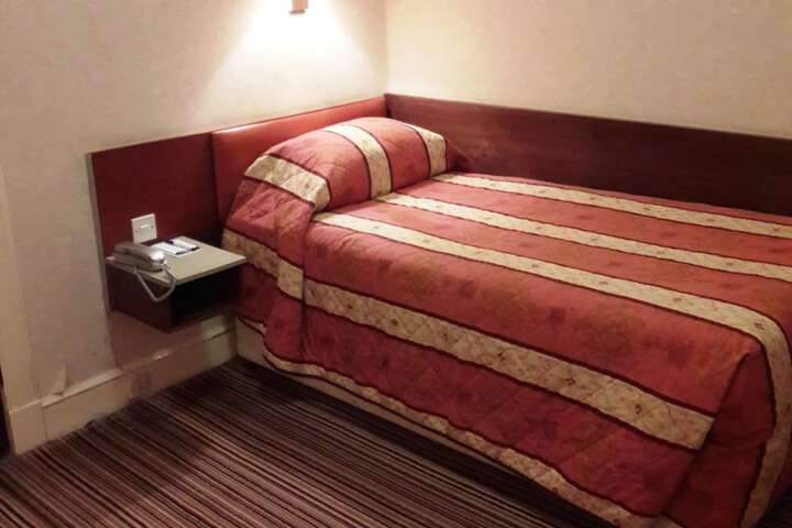 Room 32 of 116