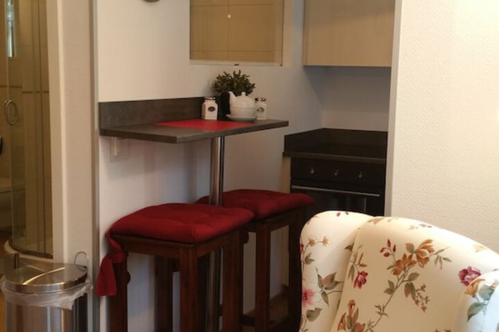 Room 10 of 27