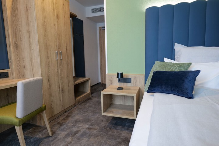 Room 14 of 23