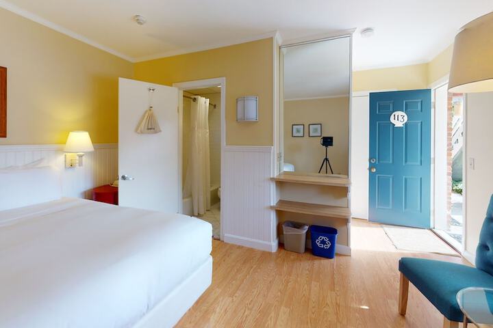 Room 38 of 85