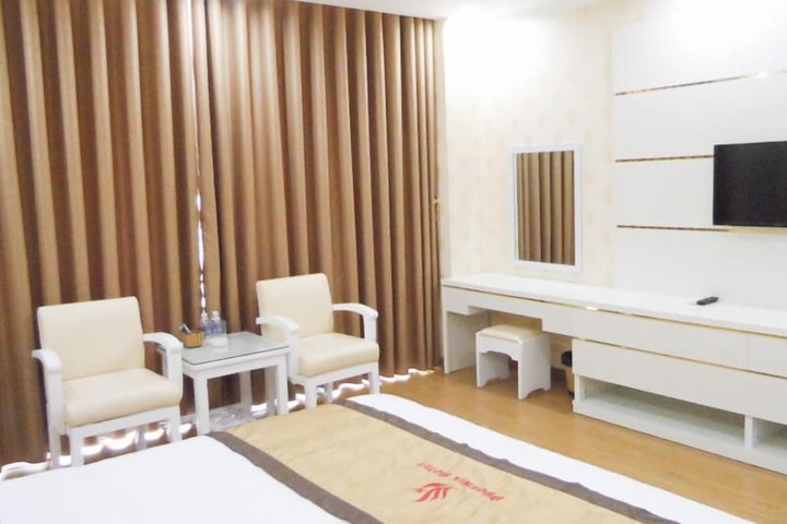 Room 9 of 25