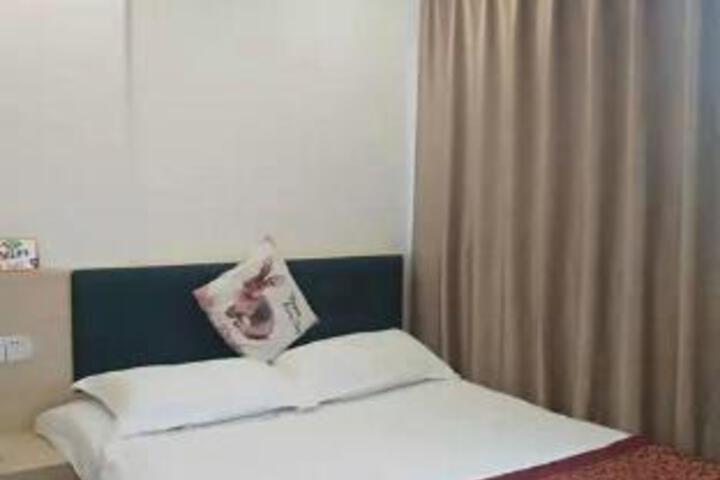 Room 6 of 7