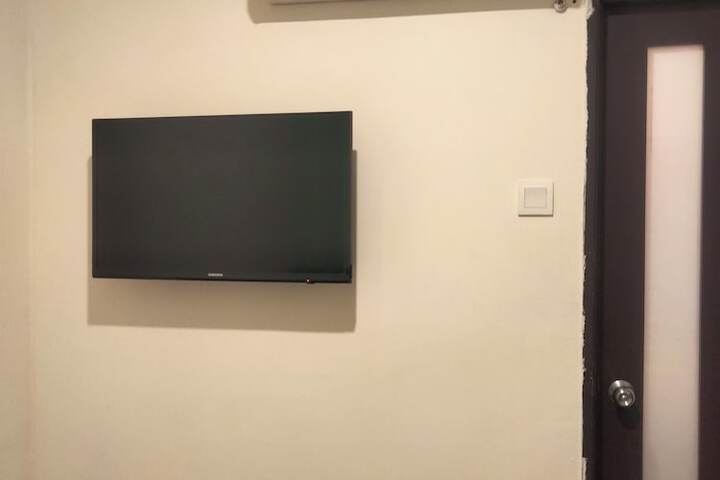 Room 3 of 16