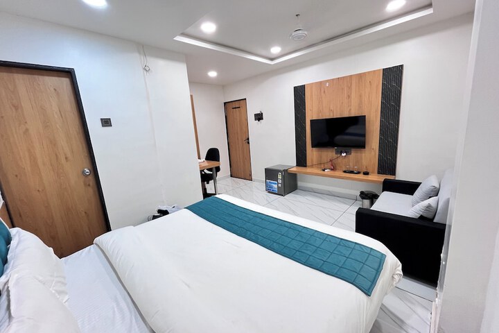 Room 16 of 27