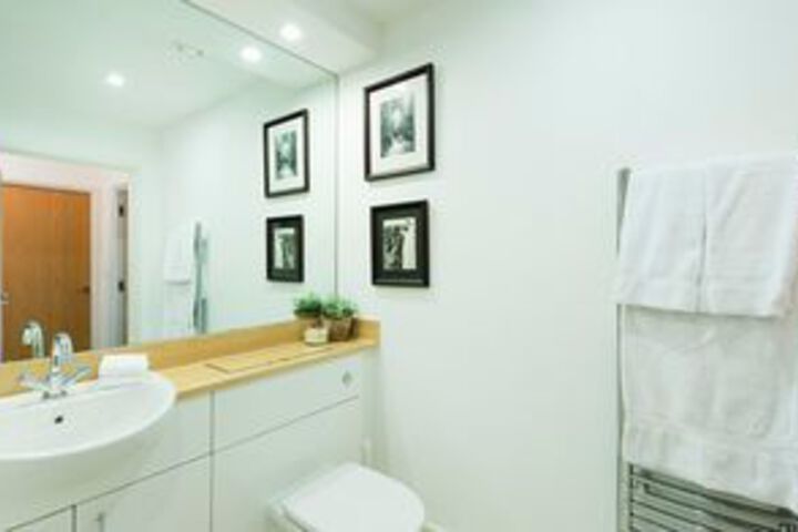 Room 5 of 19