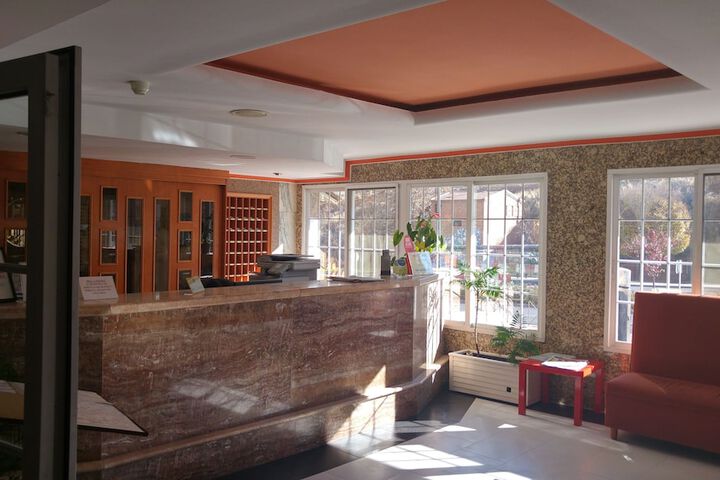 Check-in/check-out kiosk