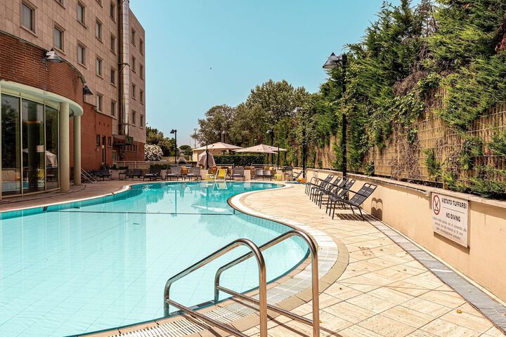 Pool 82 of 188
