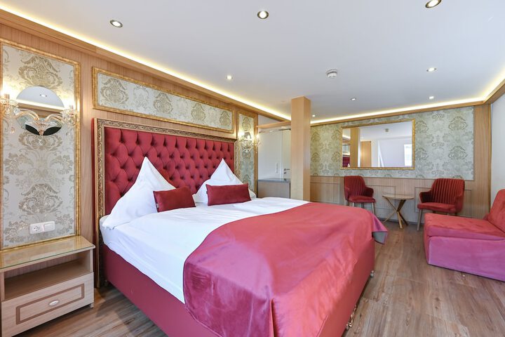 Room 16 of 74