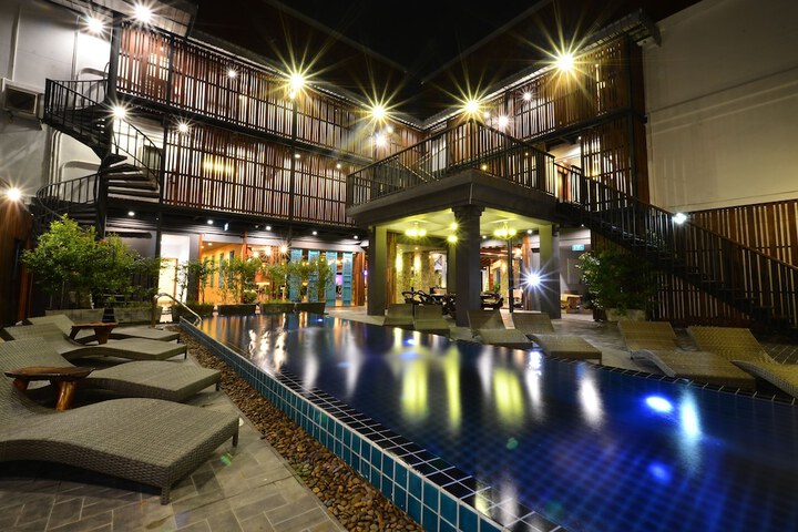 Lap Roi Karon Beachfront