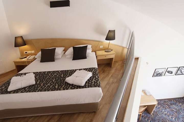 Room 10 of 58