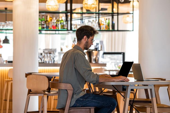 Business Center 89 of 109