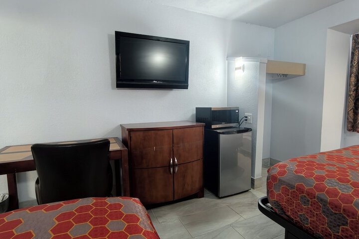 Room 12 of 24
