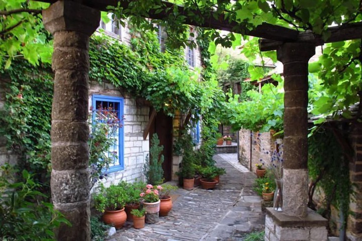 Saxonis Houses in Zagori