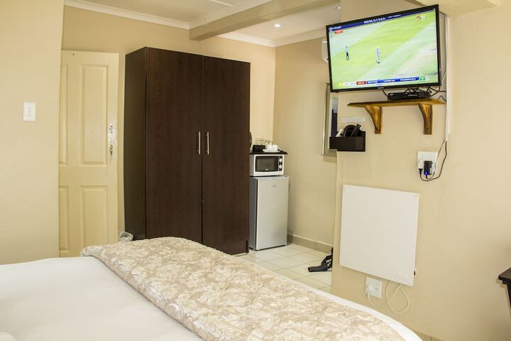Room 7 of 62