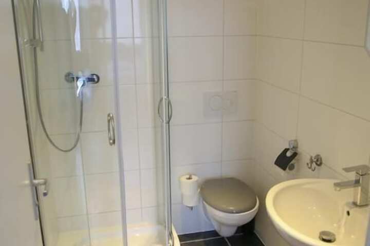 Room 9 of 15