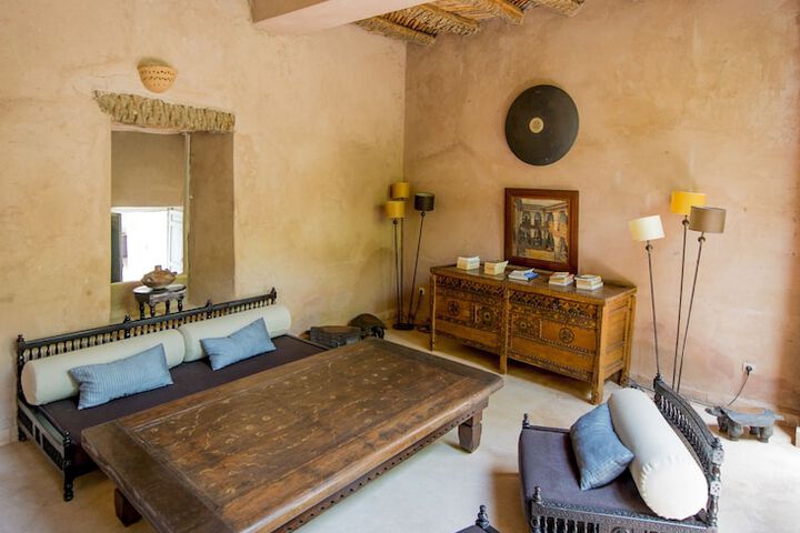 Entrance & Lobby