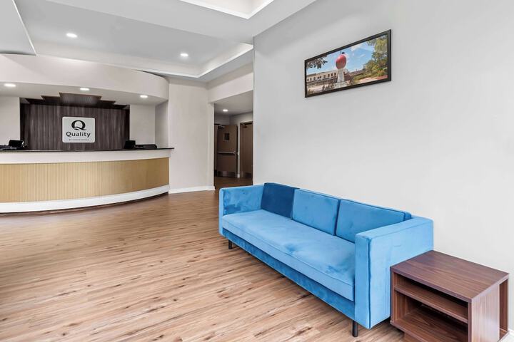 Hotel Interior 4 of 40