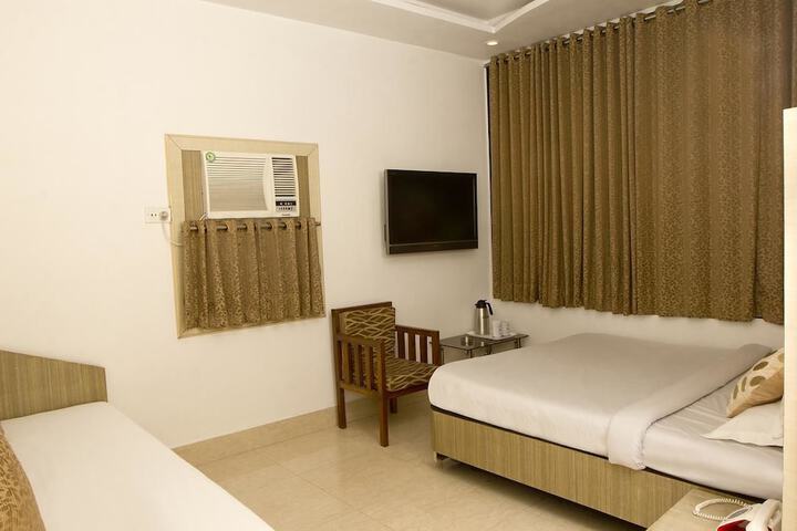 Room 15 of 35