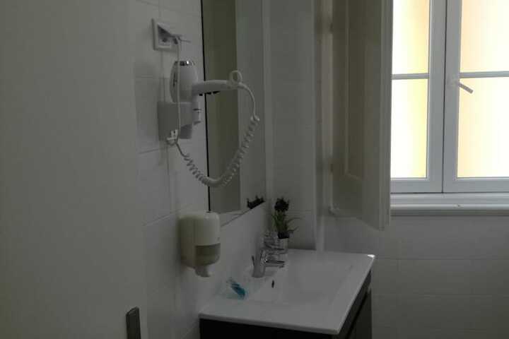Room 44 of 64
