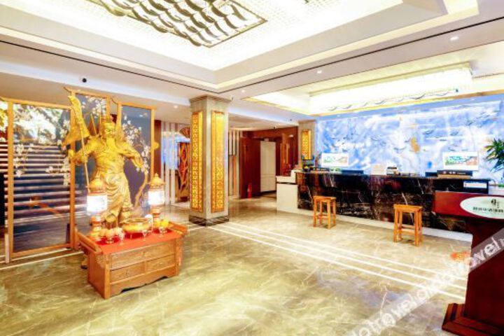 Hotel Interior 4 of 13