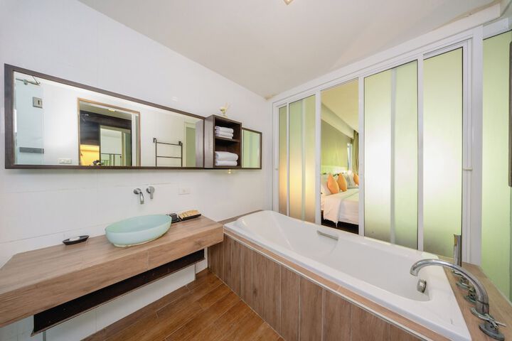 Room 73 of 110