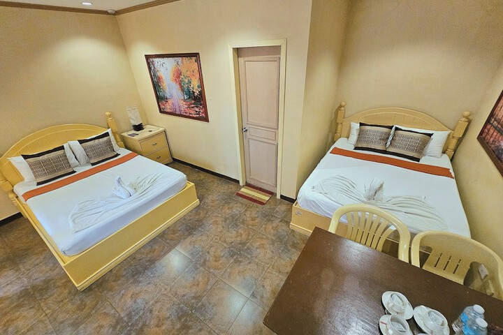 Room 45 of 199
