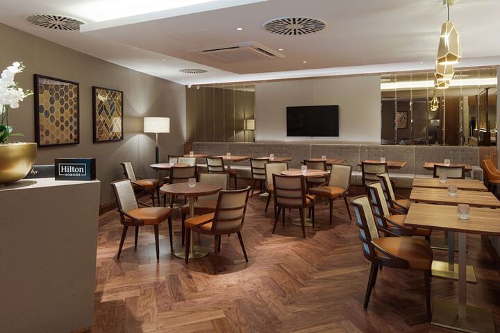 Lounge 199 of 206