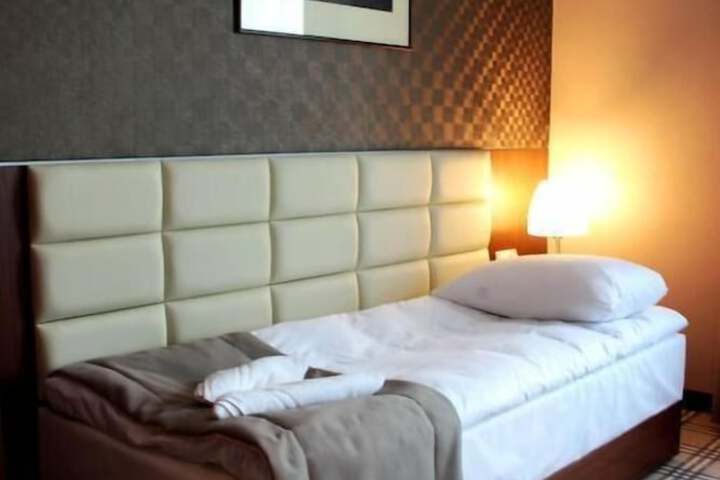 Room 15 of 39