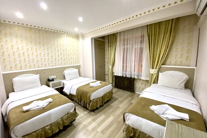 Room 27 of 61