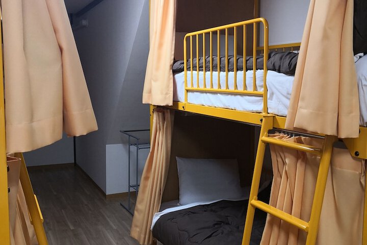 Room 14 of 99