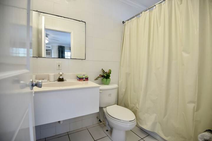 Room 25 of 47