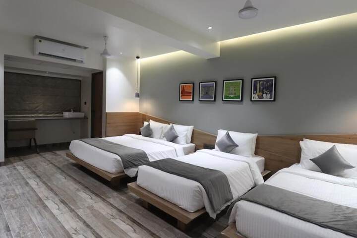Room 6 of 55