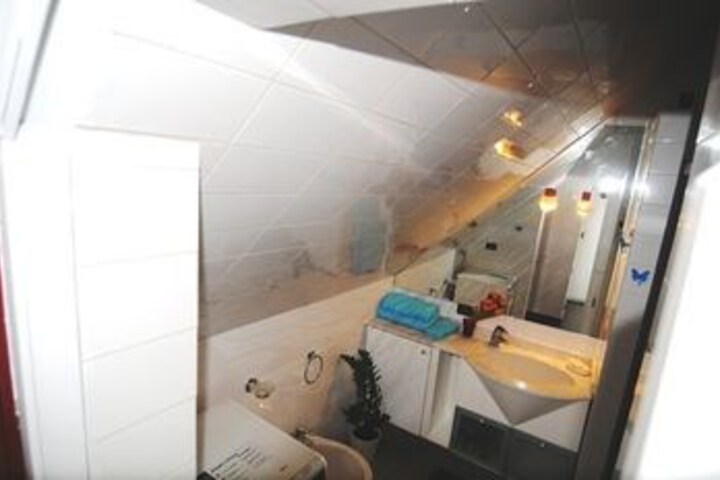 Room 14 of 71