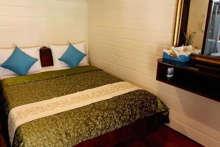 Room 21 of 93