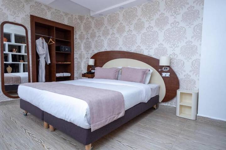 Room 4 of 45