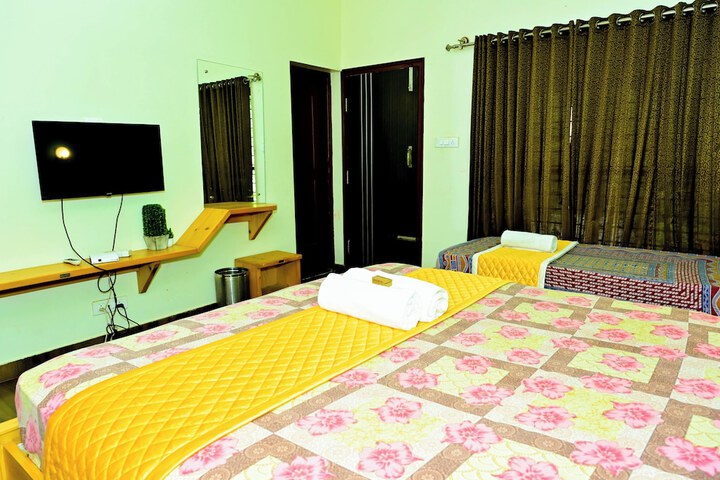 Room 3 of 62