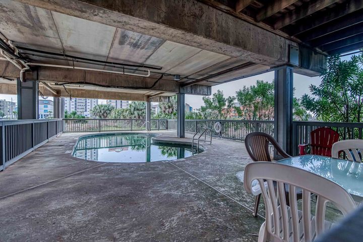Pool 13 of 25