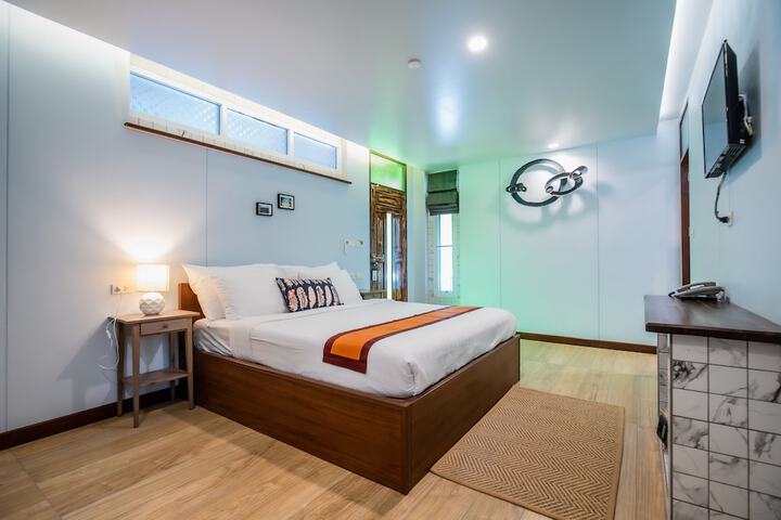 Room 25 of 122