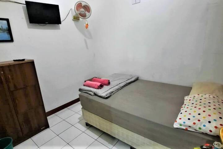 Room 16 of 34
