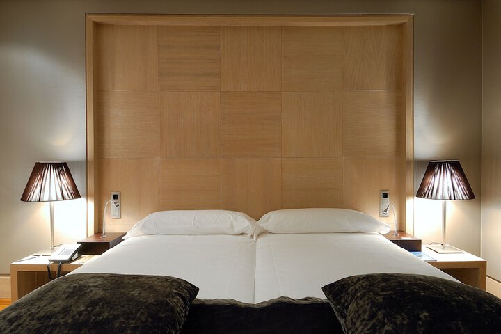 Room 4 of 39