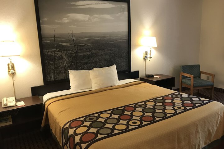1 King Bed (8 of 13)
