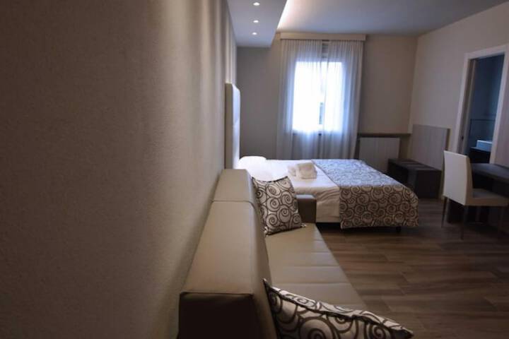 Room 16 of 44