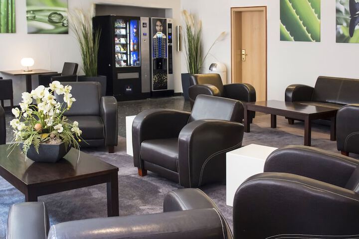 Guest Lobby